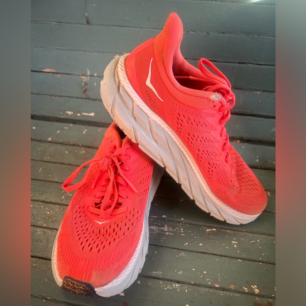 HOKA One tennis shoe size 7.5